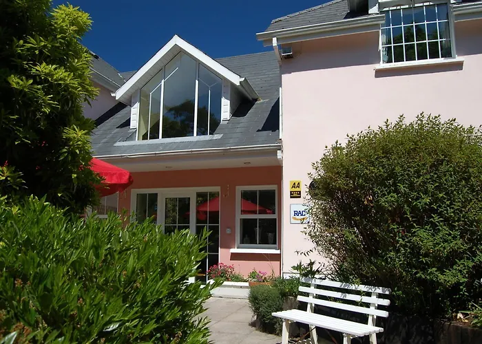 The Grove Lodge Guesthouse